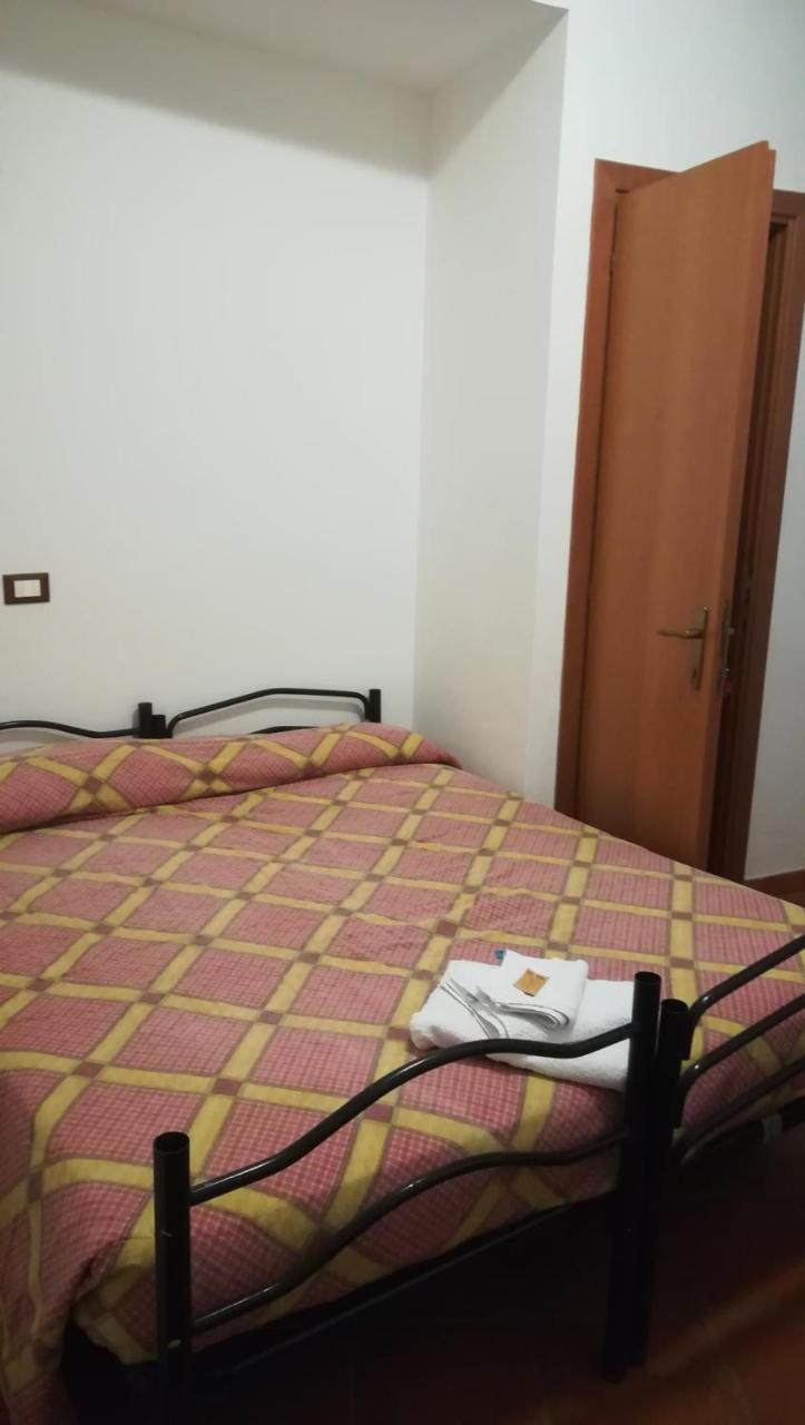 Hotel Hegelberger à Terracine Extérieur photo